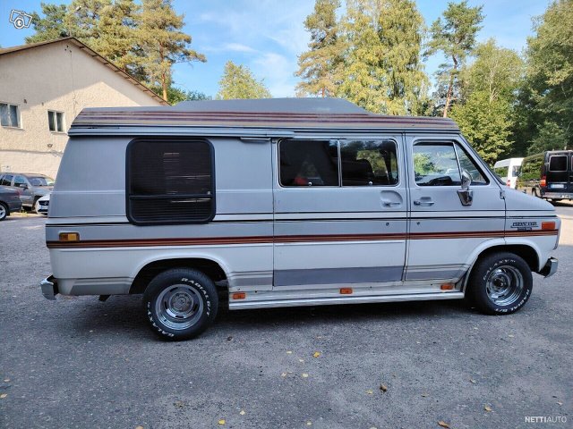 Chevrolet Chevy Van 2