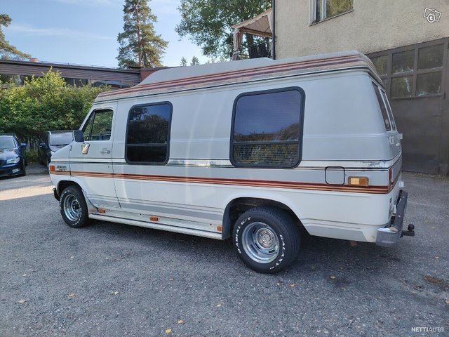 Chevrolet Chevy Van 4