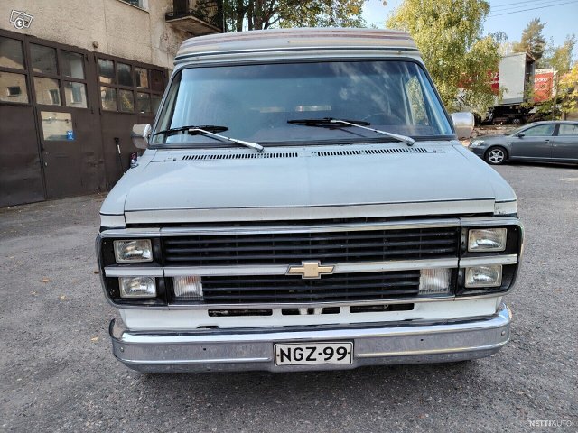 Chevrolet Chevy Van 8