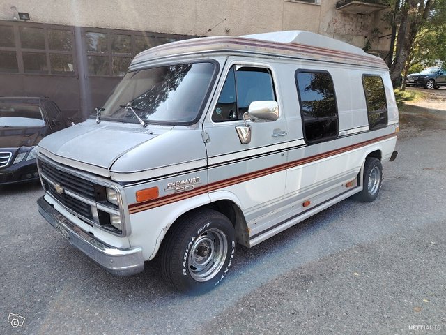 Chevrolet Chevy Van 10