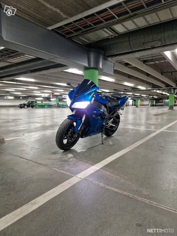 Yamaha YZF-R1 5