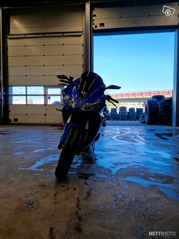 Yamaha YZF-R1 6