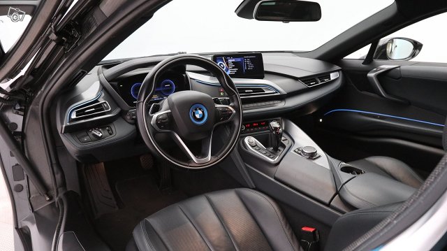 BMW I8 10