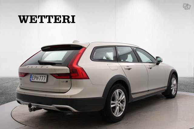 Volvo V90 Cross Country 5