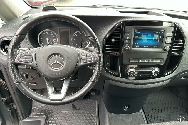 Mercedes-Benz Vito 9