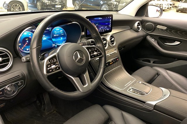 Mercedes-Benz GLC 13