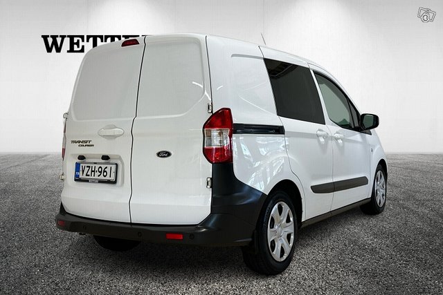 Ford Transit Courier 5