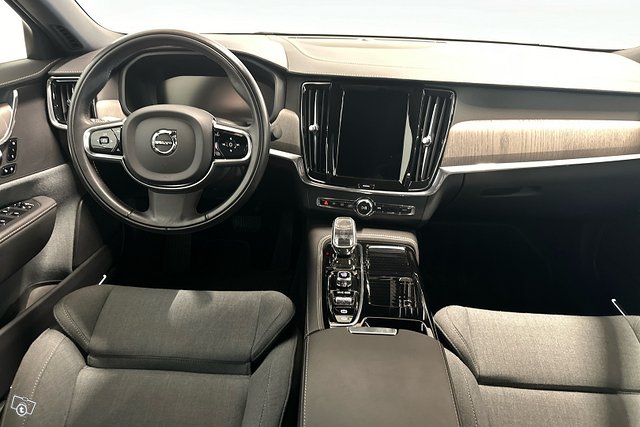 Volvo S90 9