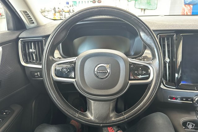 Volvo S90 15