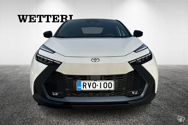 Toyota C-HR 2