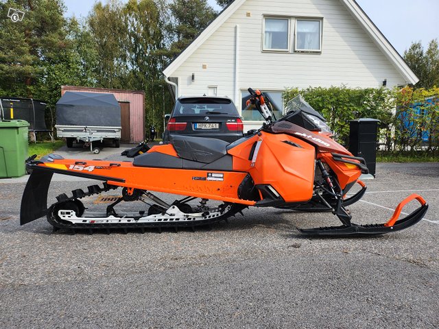 Ski-Doo SUMMIT X 800R E-TEC 154" 3