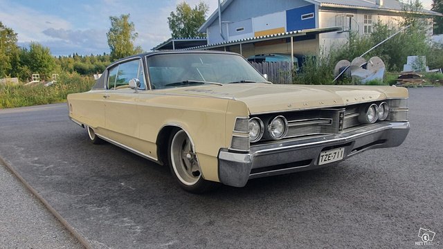 Chrysler New Yorker 7