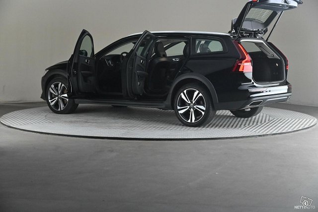 Volvo V60 Cross Country 7