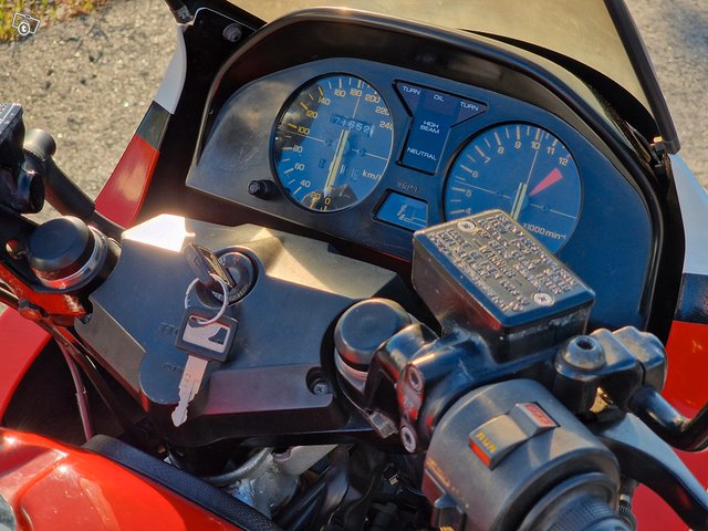 Honda VF500f 1984 4