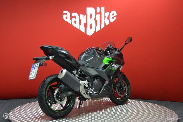 Kawasaki Ninja 7