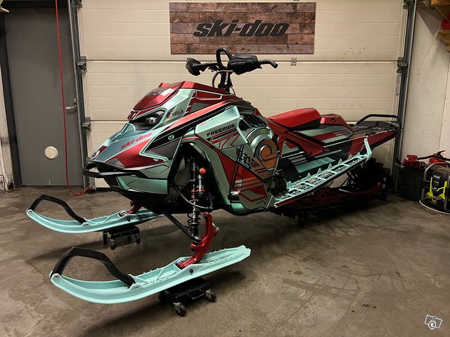 Ski-Doo Freeride 146 850E-TEC Turbo R 2024, kuva 1