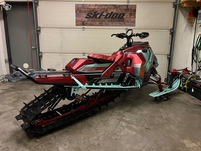 Ski-Doo Freeride 146 850E-TEC Turbo R 2024 6