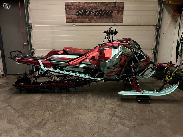 Ski-Doo Freeride 146 850E-TEC Turbo R 2024 5