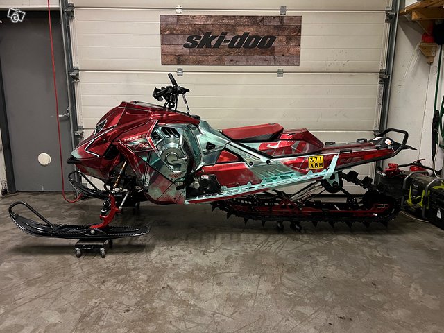 Ski-Doo Freeride 146 850E-TEC Turbo R 2024 4