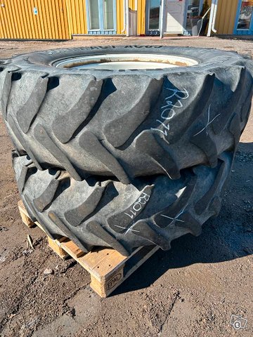 Continental renkaat vanteilla 380/85R28 8