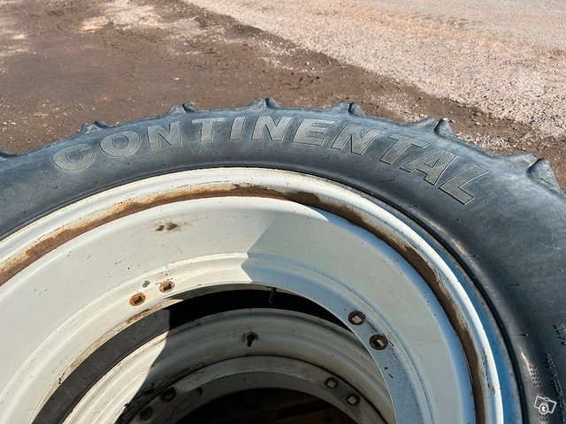 Continental renkaat vanteilla 380/85R28 10