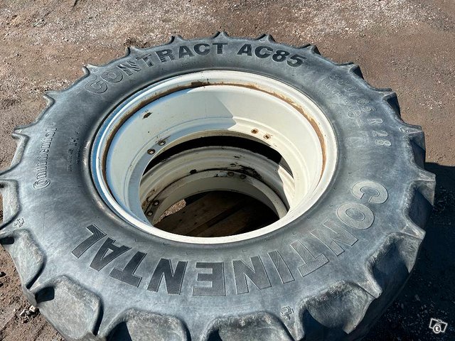 Continental renkaat vanteilla 380/85R28 15