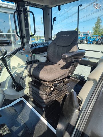 Valtra N 121 HT 50 km/h 15