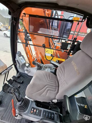 Hitachi ZX 130 LCN-6 / Pyörittäjän, Novatron 3D, Yms 19