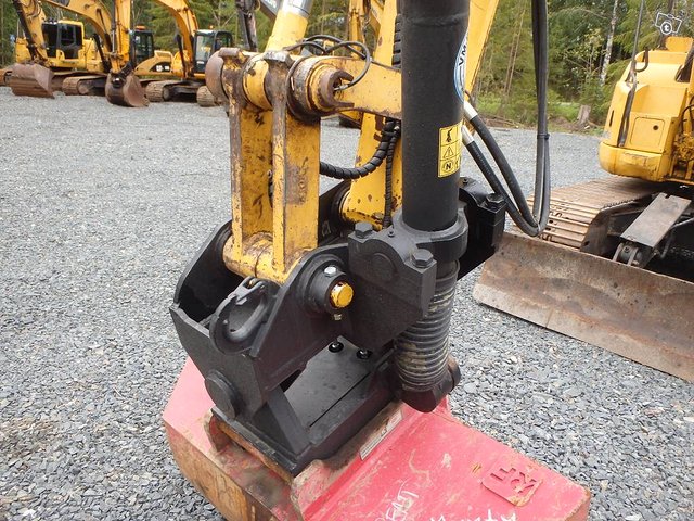 Komatsu PC 138 US-8 11