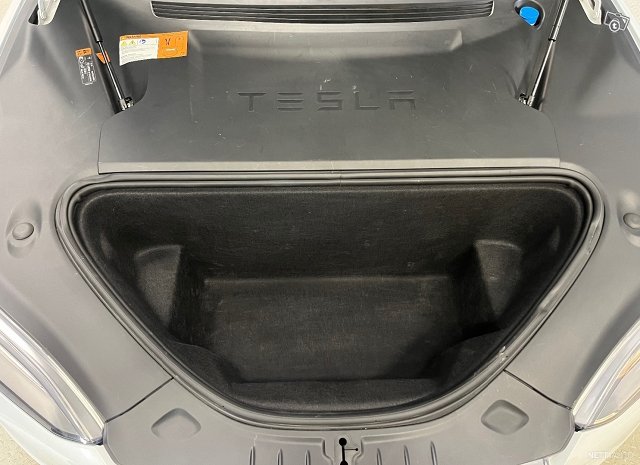 Tesla Model S 10