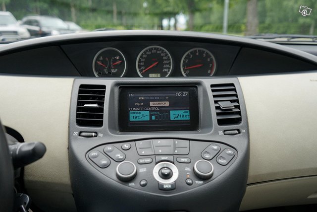 Nissan Primera 5