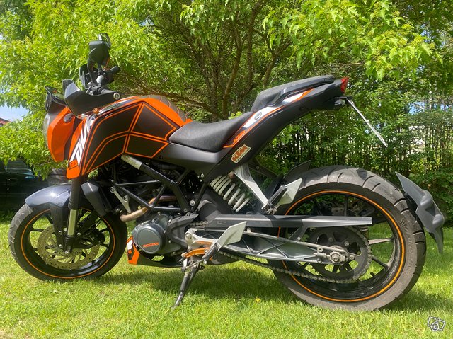 KTM 125 Duke 2016 1