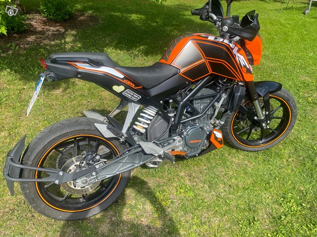 KTM 125 Duke 2016 4