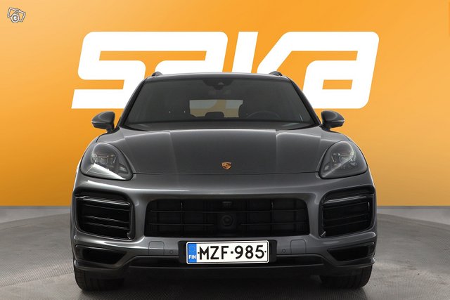 Porsche Cayenne 2