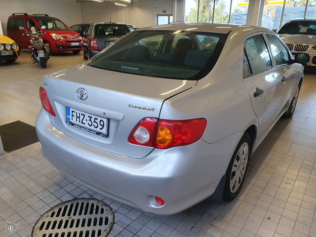 Toyota Corolla 2