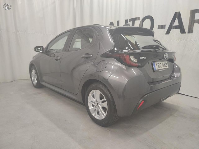 TOYOTA YARIS 4