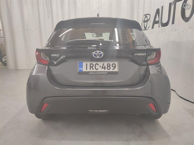 TOYOTA YARIS 5