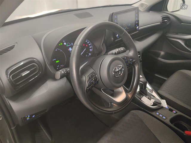 TOYOTA YARIS 13