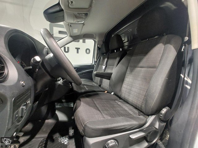 Mercedes-Benz Vito 18