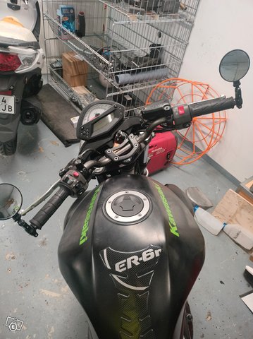 Kawasaki ER6N 4