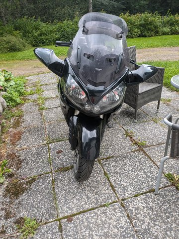 Kawasaki GTR 1400 2