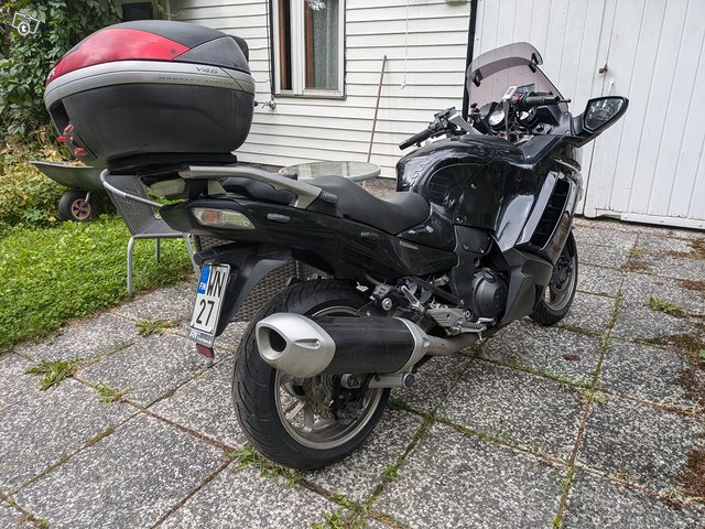 Kawasaki GTR 1400 3