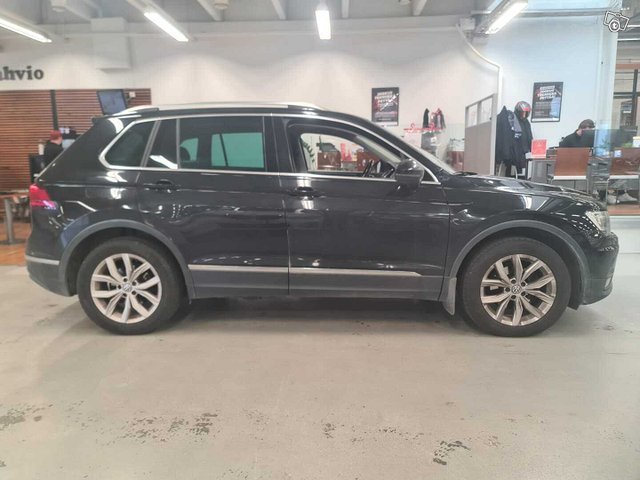 Volkswagen Tiguan 7