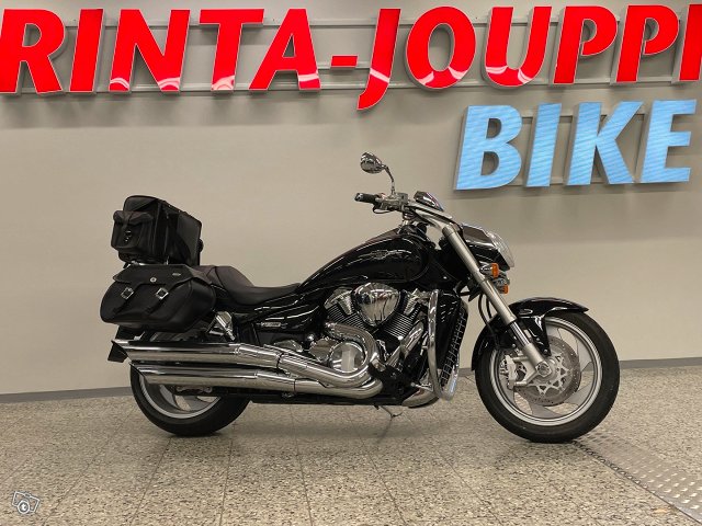 Suzuki INTRUDER 1