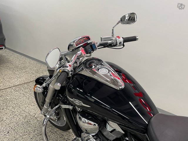 Suzuki INTRUDER 11