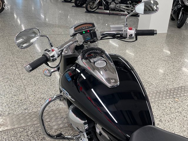 Suzuki INTRUDER 12