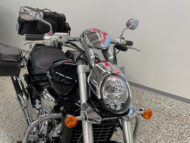 Suzuki INTRUDER 21