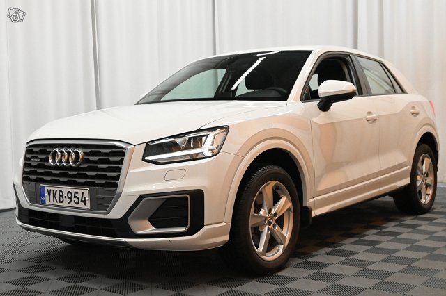 Audi Q2 3