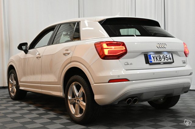 Audi Q2 4