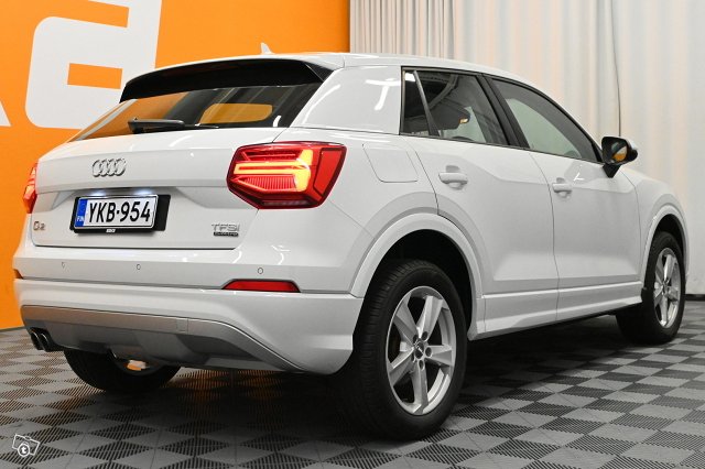 Audi Q2 6